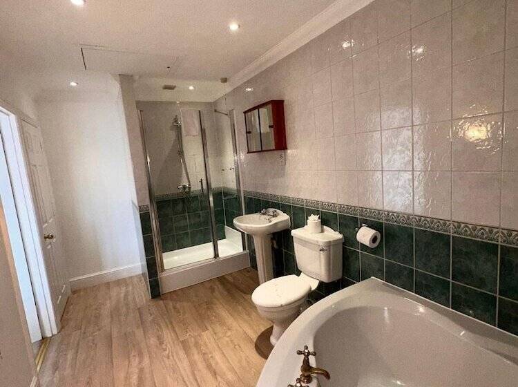 צימר The Six Bells