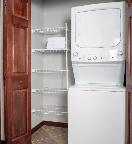 هتل Club Wyndham Glacier Canyon