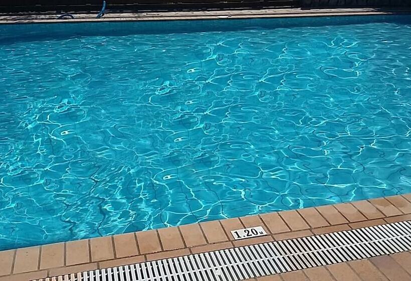 هتل Harbour Inn Corfu