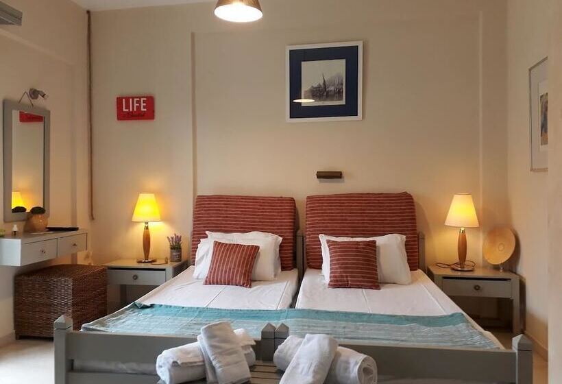 هتل Harbour Inn Corfu