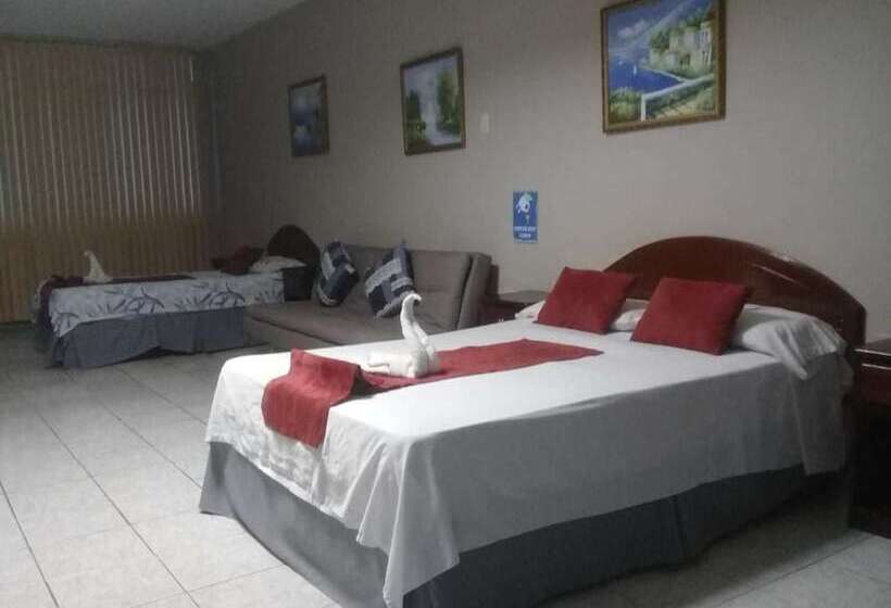 هتل Hostal Los Mantas