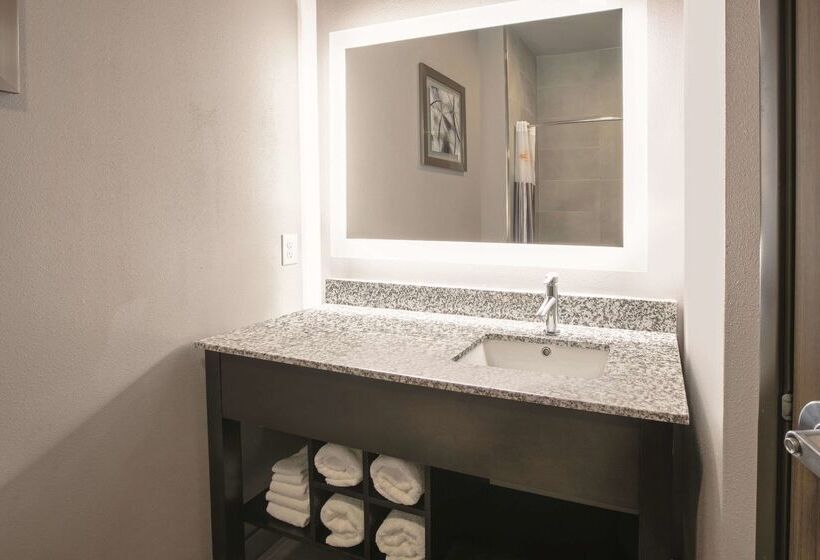 בית מלון כפרי La Quinta By Wyndham Amarillo Airport