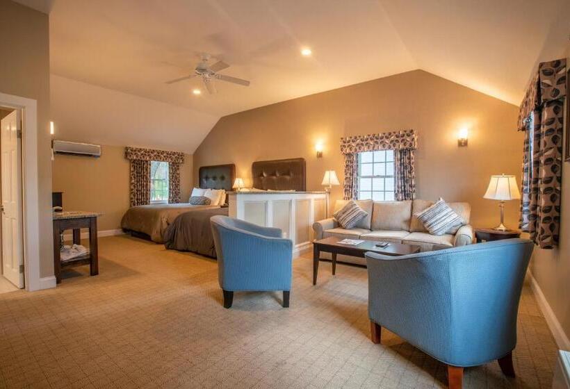 استراحتگاه New England Inn & Lodge