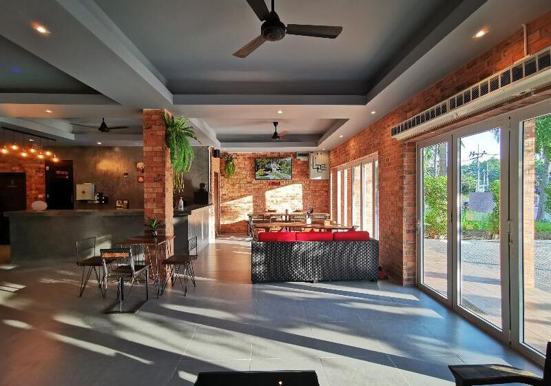 هتل Hi Samui Hostel