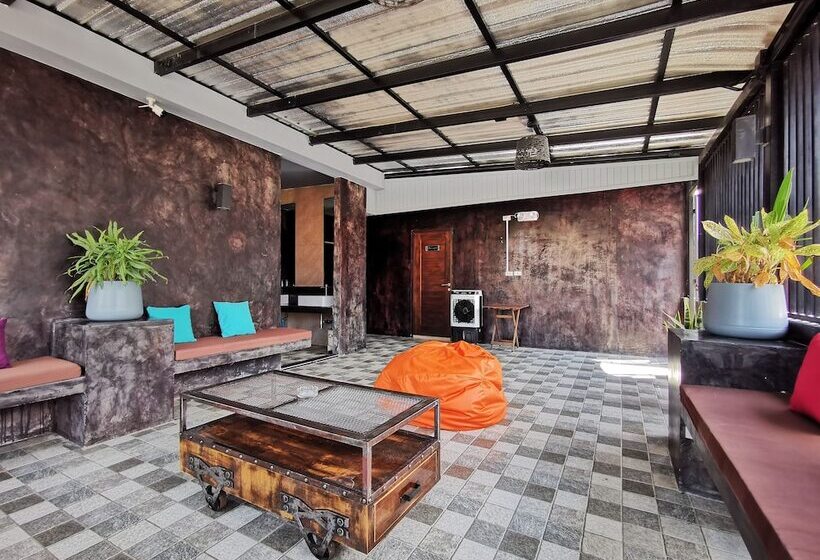 هتل Hi Samui Hostel