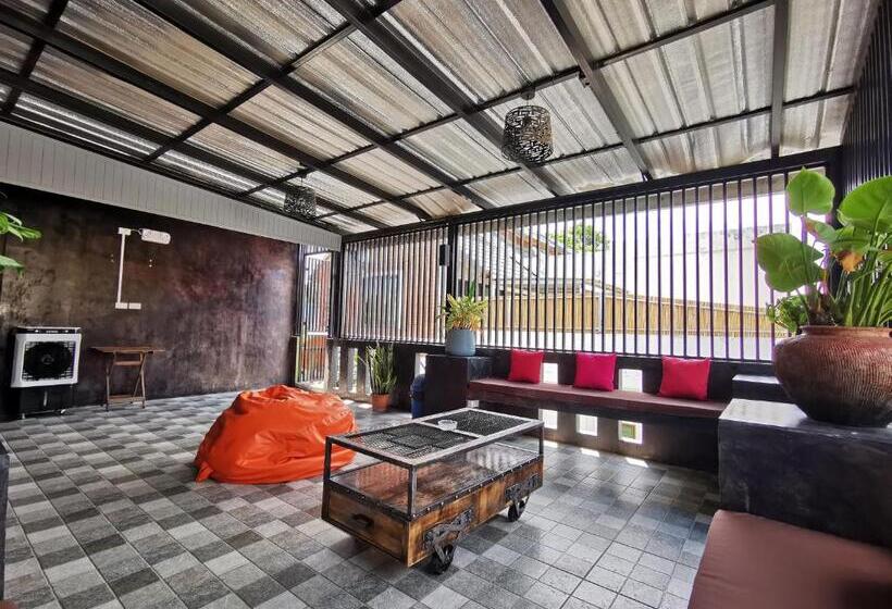 هتل Hi Samui Hostel