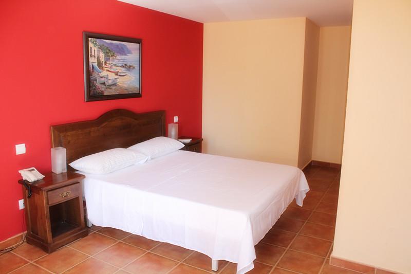 הוסטל Hostal Don Lucas