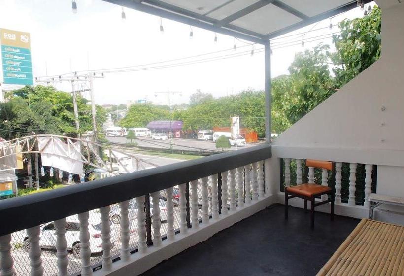 Sleepaholic Hostel