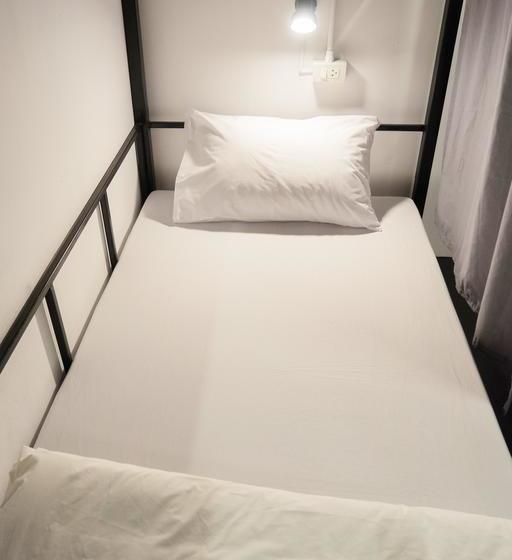 Sleepaholic Hostel