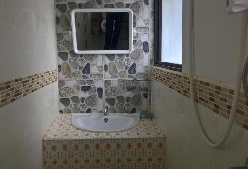 مبيت وإفطار Aiyara House