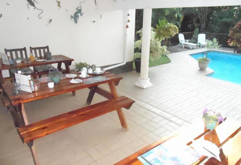 Bed and Breakfast Mdoni House Guest Lodge