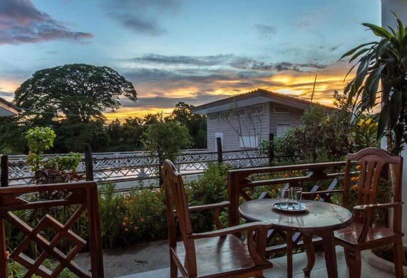 ホテル Baba Guesthouse