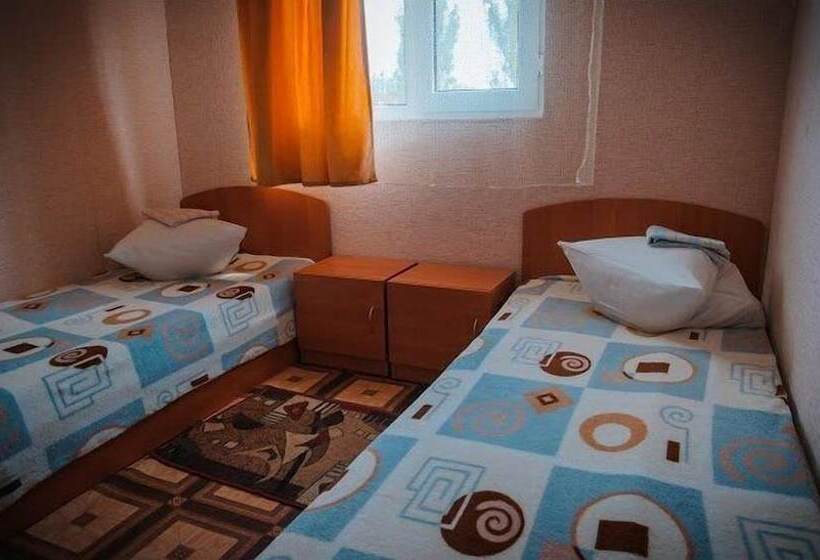 בית מלון כפרי Golubaya Laguna