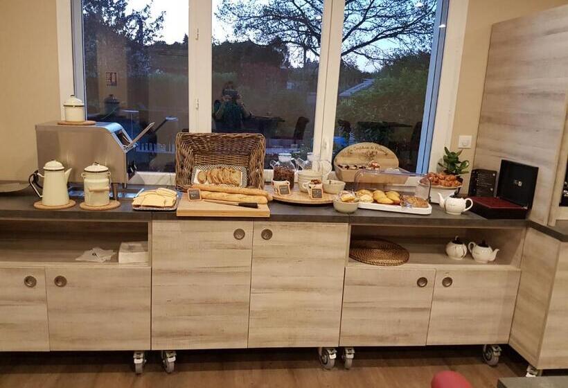 ホテル The Originals City, Le Relais Des Carnutes Brezolles Verneuil Sur Avre