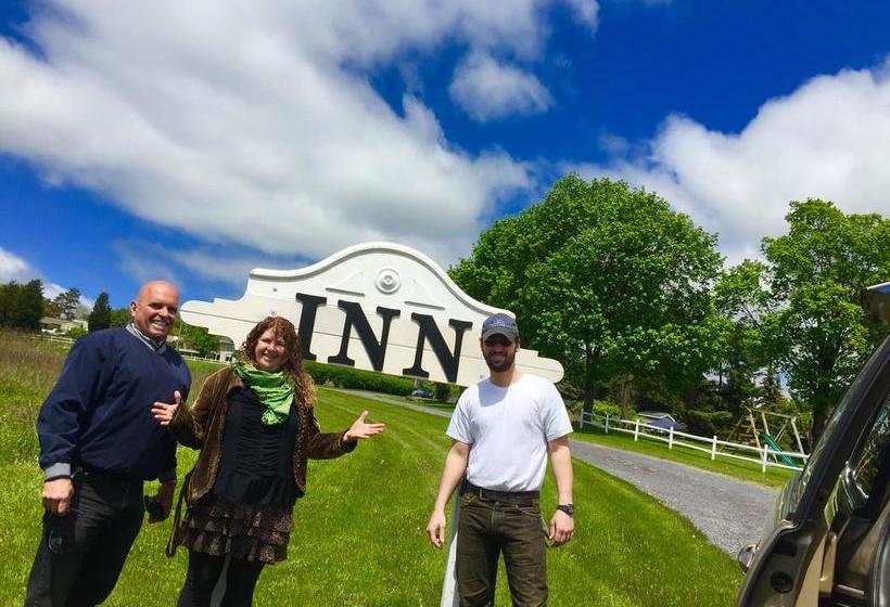 A Cayuga Lakefront Inn   Hotel Alt, Ithaca New York