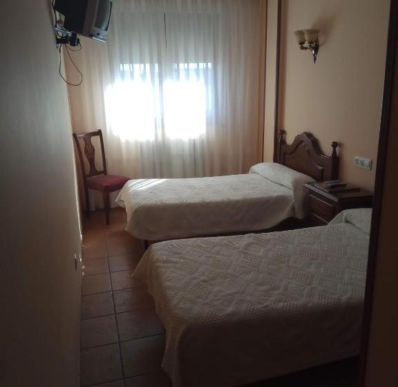 旅馆 Hostal Restaurante Raton