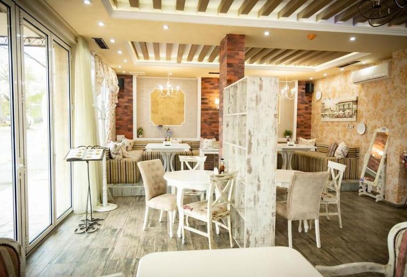 Hotel семеен хотел прованс ахелой