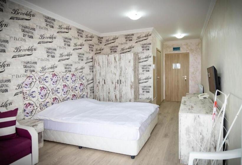 Hotel семеен хотел прованс ахелой