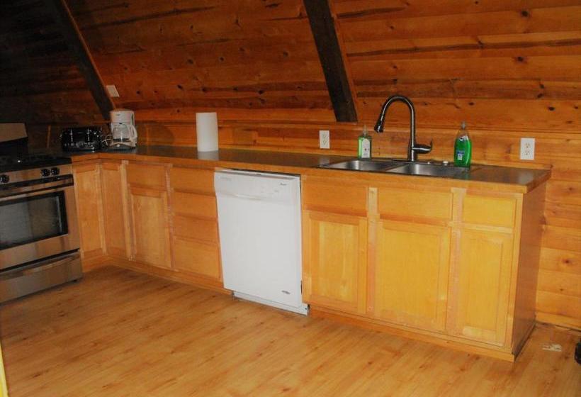 فندق Eagle Crater Lake Inn