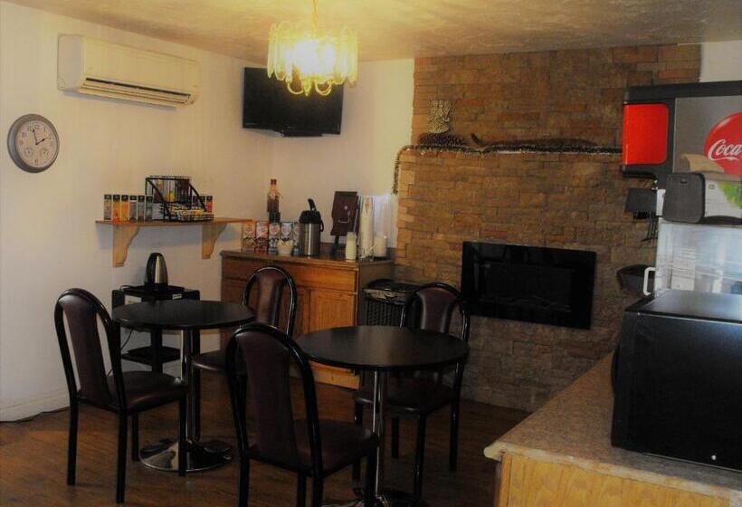 فندق Eagle Crater Lake Inn