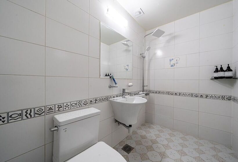 מוטל Boryeong Raemian