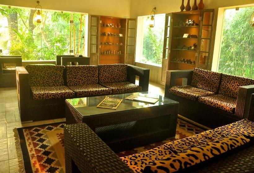 リゾートホテル The Riverwood Forest Retreat Pench