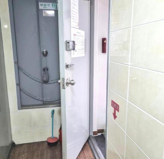 הוסטל 킹스하우스