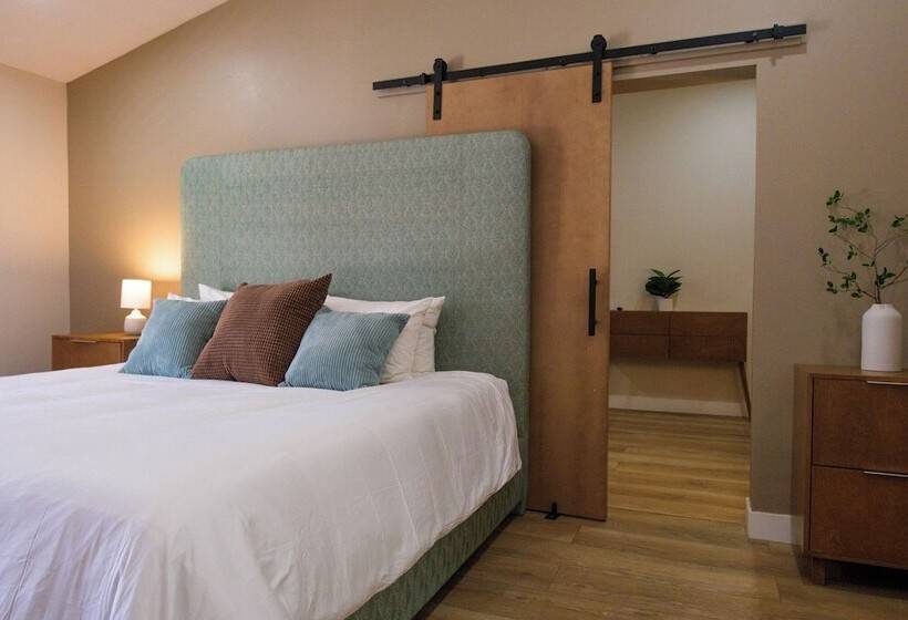 הוסטל Adobe Inn