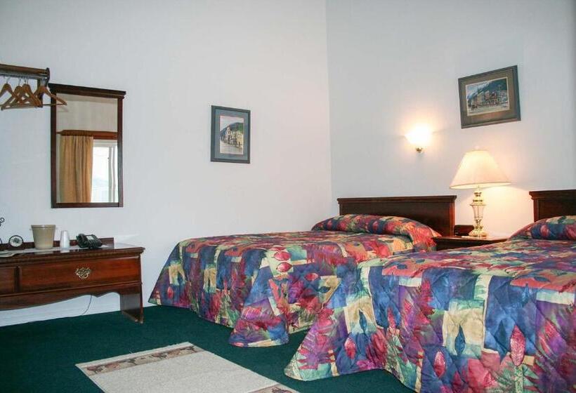 הוסטל Sgt Prestons Lodge