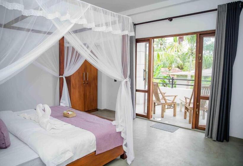 בית מלון כפרי Hirigala Beach Resort