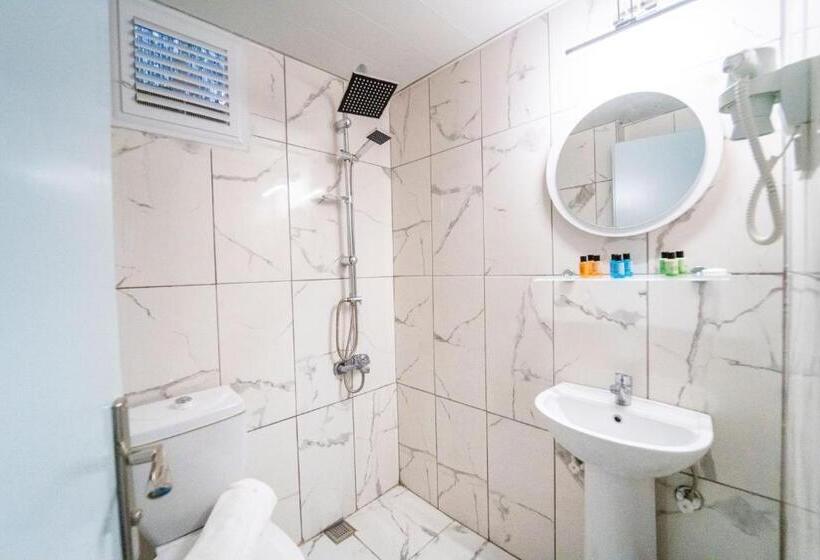 هتل Kemer Royal Beach