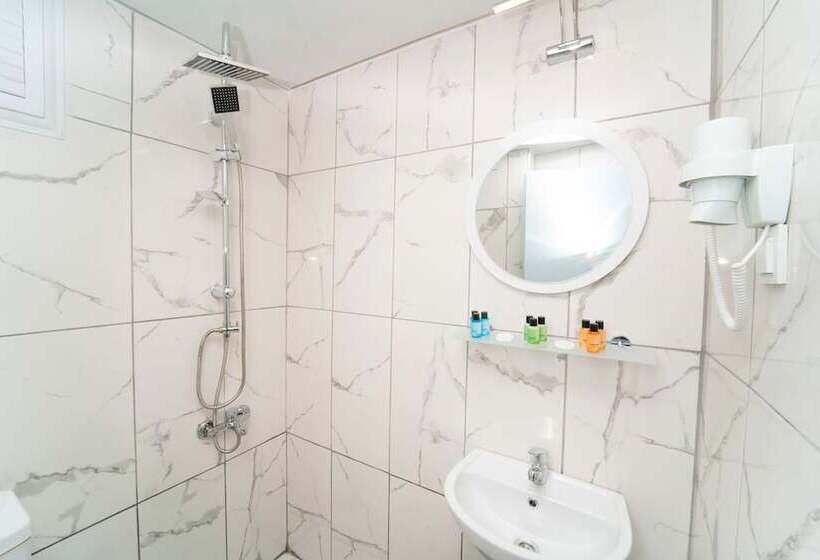 هتل Kemer Royal Beach