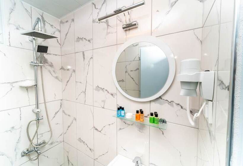 هتل Kemer Royal Beach