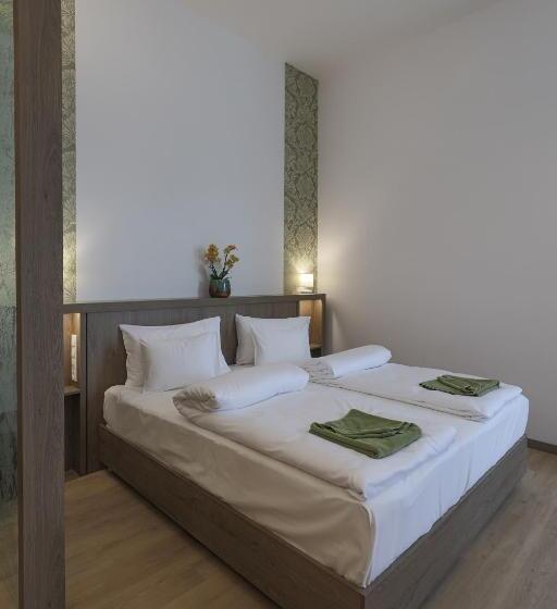هتل Turul Villa