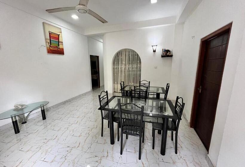 פנסיון Beach Bay