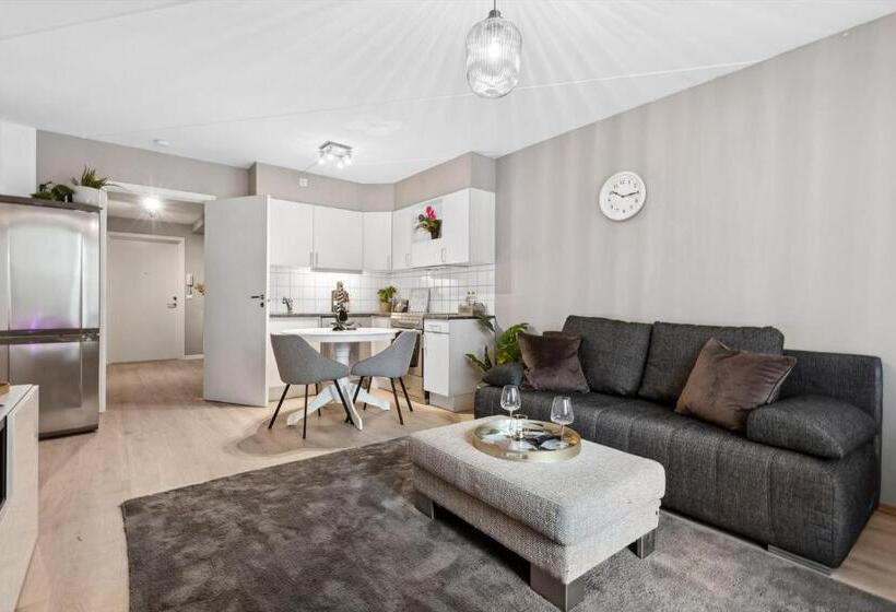 Pensione Happy Days Relaxing Room With Smart Solutions Shared Apartment With One Other Bedroom