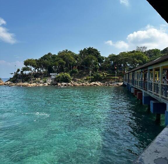 Shari La Perhentian Island Resort