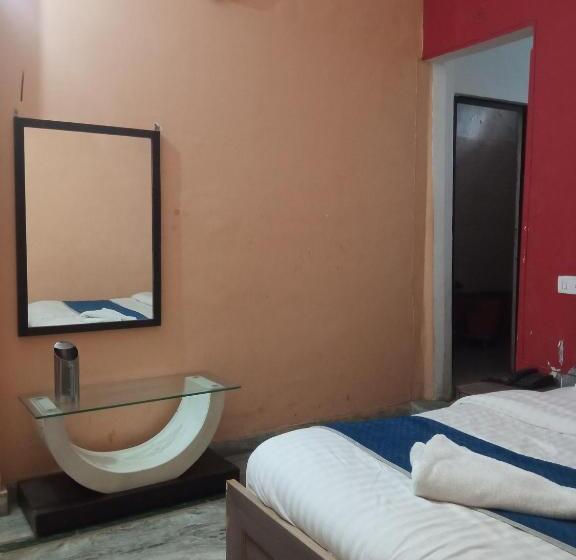 Siddhi Vinayak Hotel And Banquet