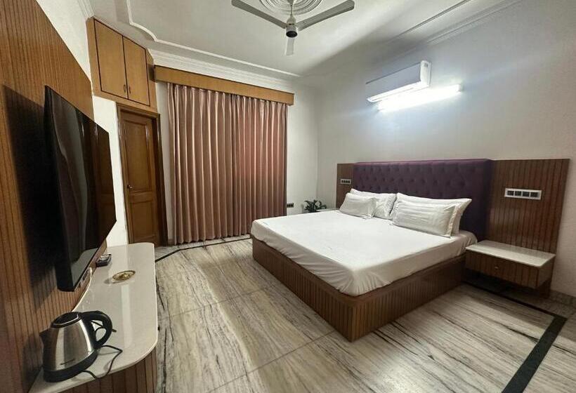 ベッドアンドブレックファースト Bhagya Homestay Luxury Room  Mohali S Best