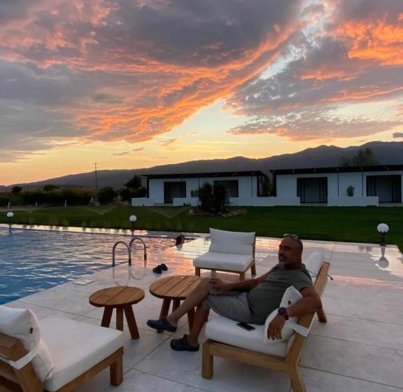 تختخواب و صبحانه Casa Mora Zeytinli