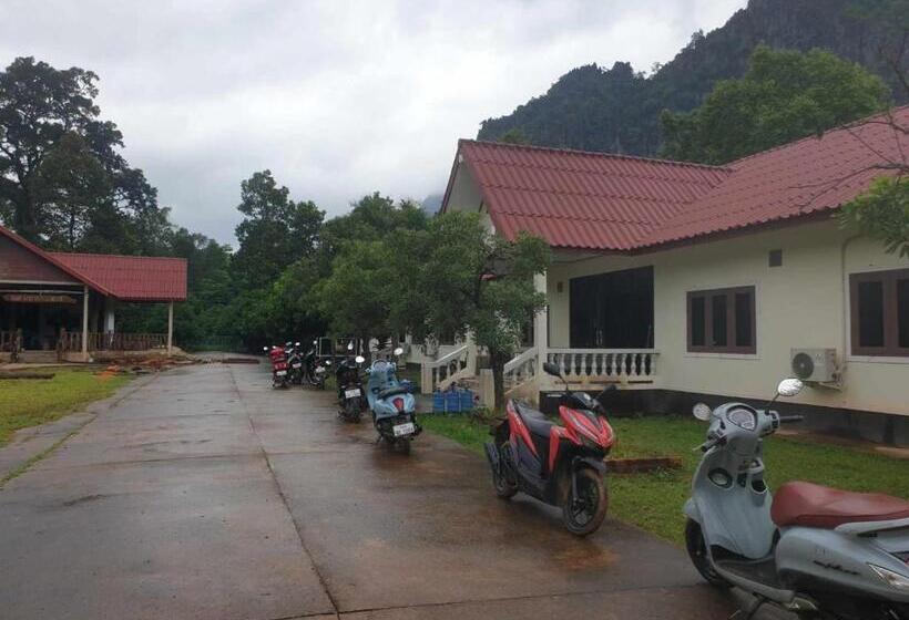 Easy Go Hostel