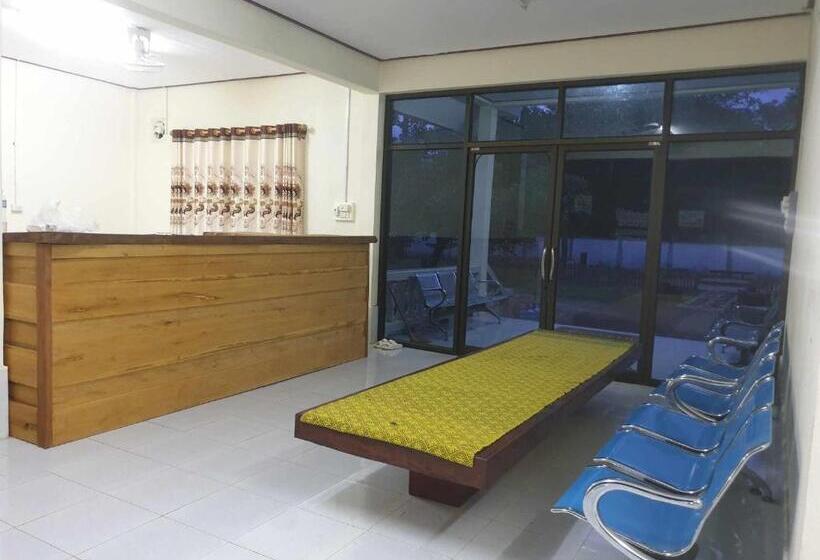 Easy Go Hostel
