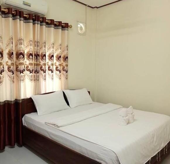 Easy Go Hostel