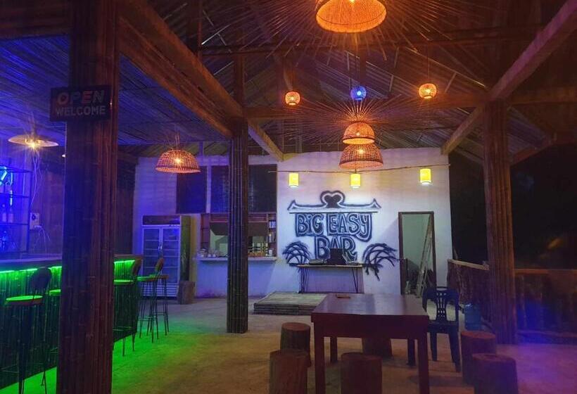 Easy Go Hostel