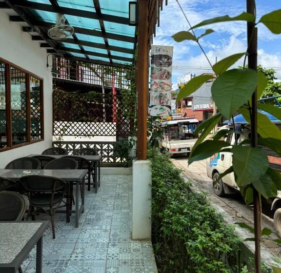 هتل Vang Vieng Green