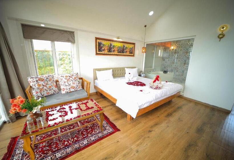 Отель Eshi Resorts And Restaurant   Bhimashankars Jungle Luxury Resort