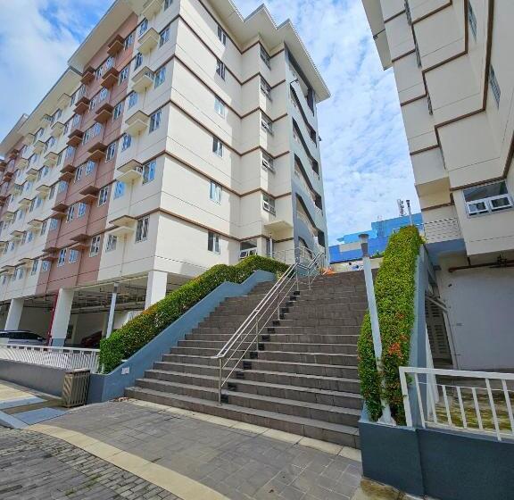 فندق Lakwatsero Caviteño Suites