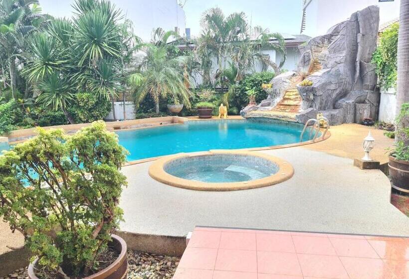 فندق Poo Villa Rawai