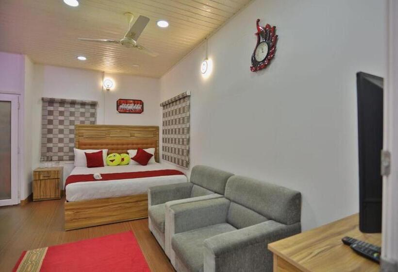 فندق Svarga Resort