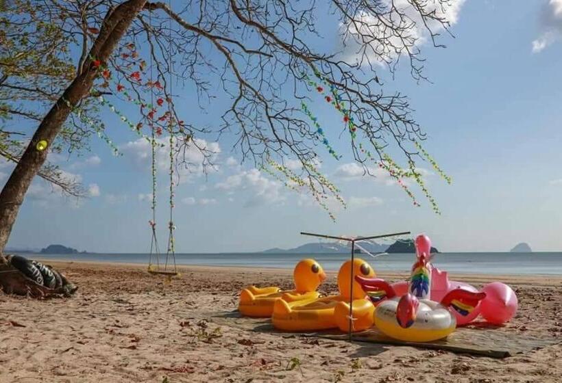 ホテル The Nanda Beach Resort